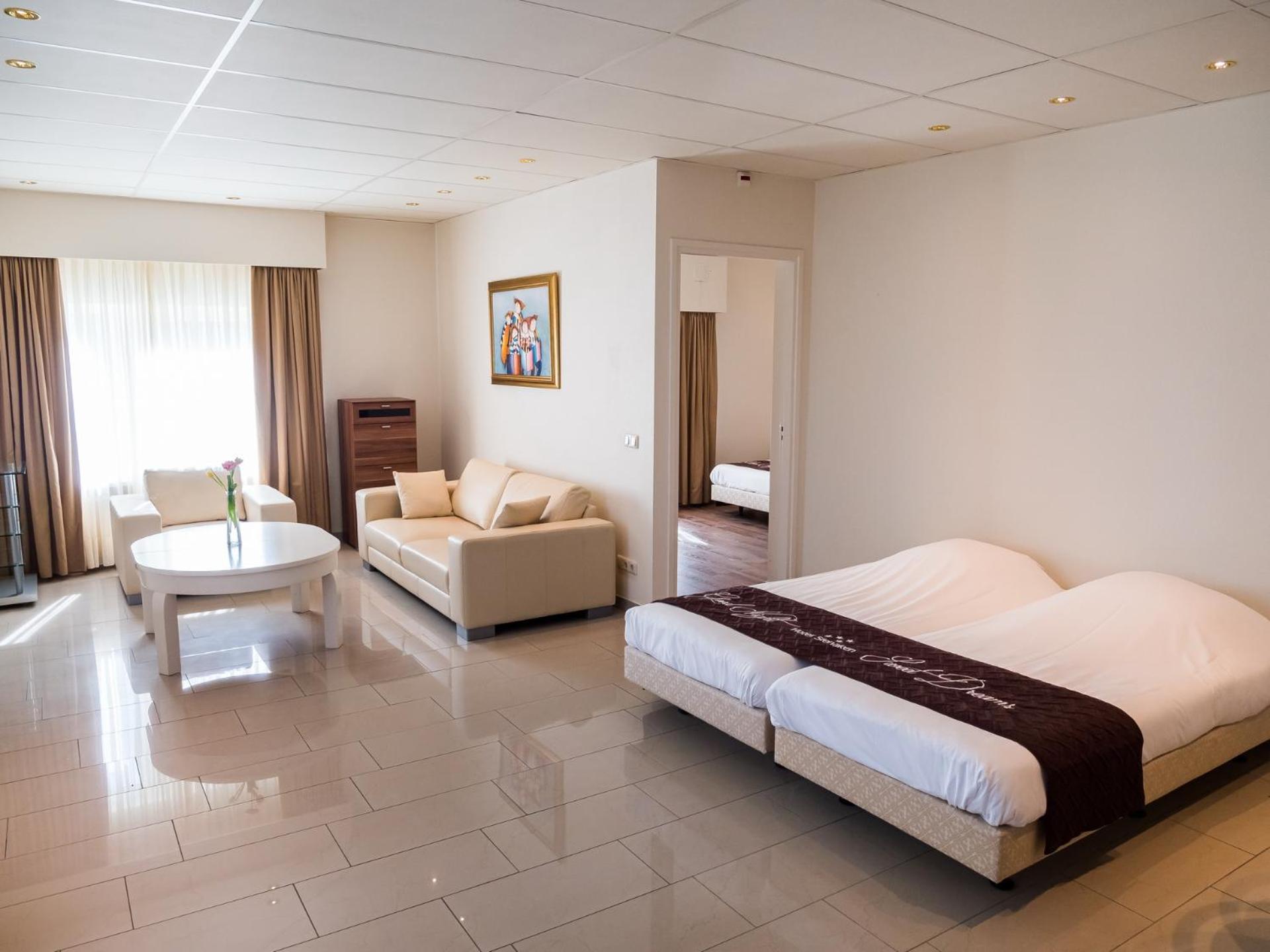 Western Hotel 4*